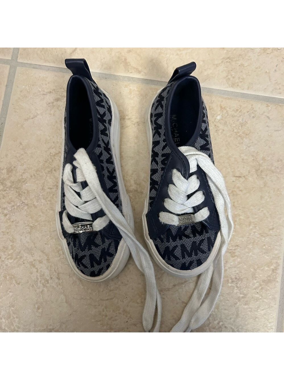 Michael Kors Kids Ashanti Blue and White Logo Sneakers Size 9